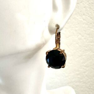 Black and gold tone circle earrings